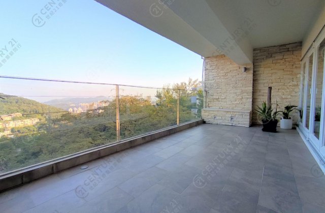 CLEAR WATER BAY APT