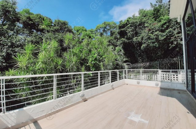 FLORAL VILLAS GDN HSE