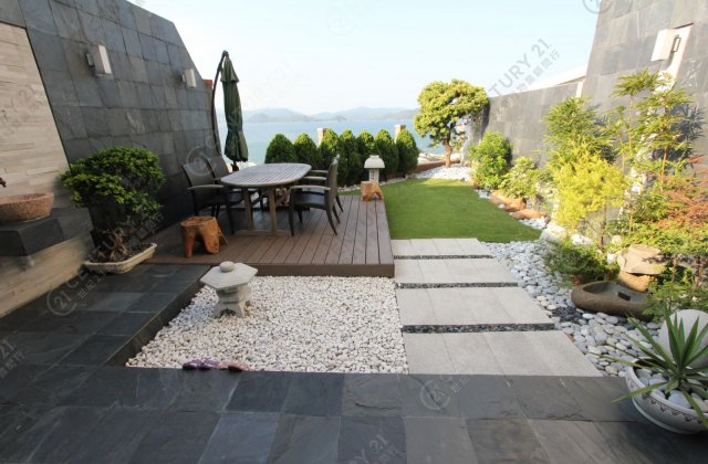 SEA VIEW HOUSE