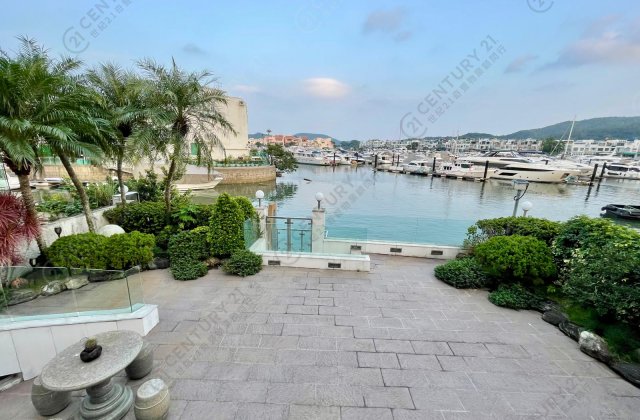 40' PONTOON, HUGE GARDEN,PARK 4 CARS !!