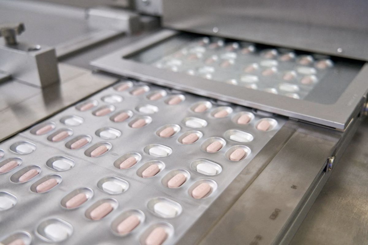 Britain approves Pfizer's antiviral COVID-19 pill