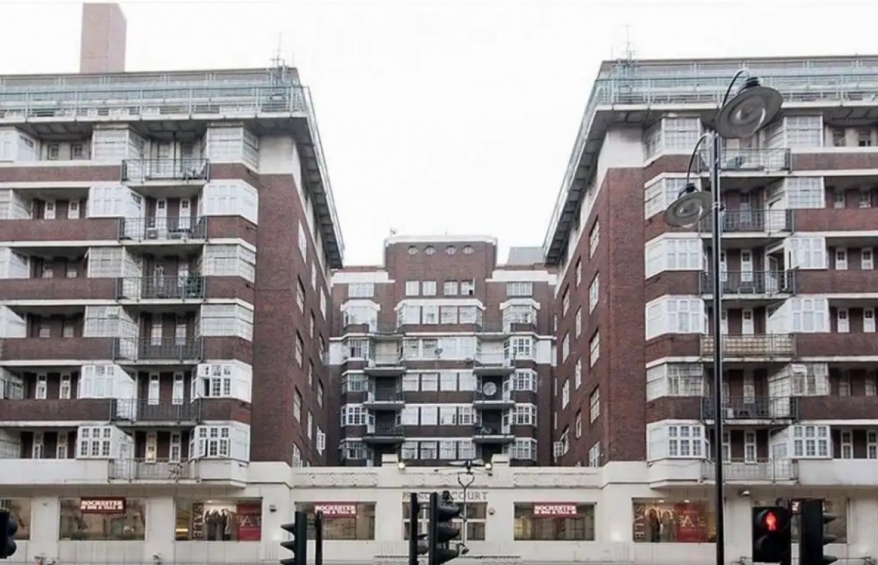 Tiny ‘flat’ in exclusive Knightsbridge on sale for £175,000 — but has no toilet or kitchen