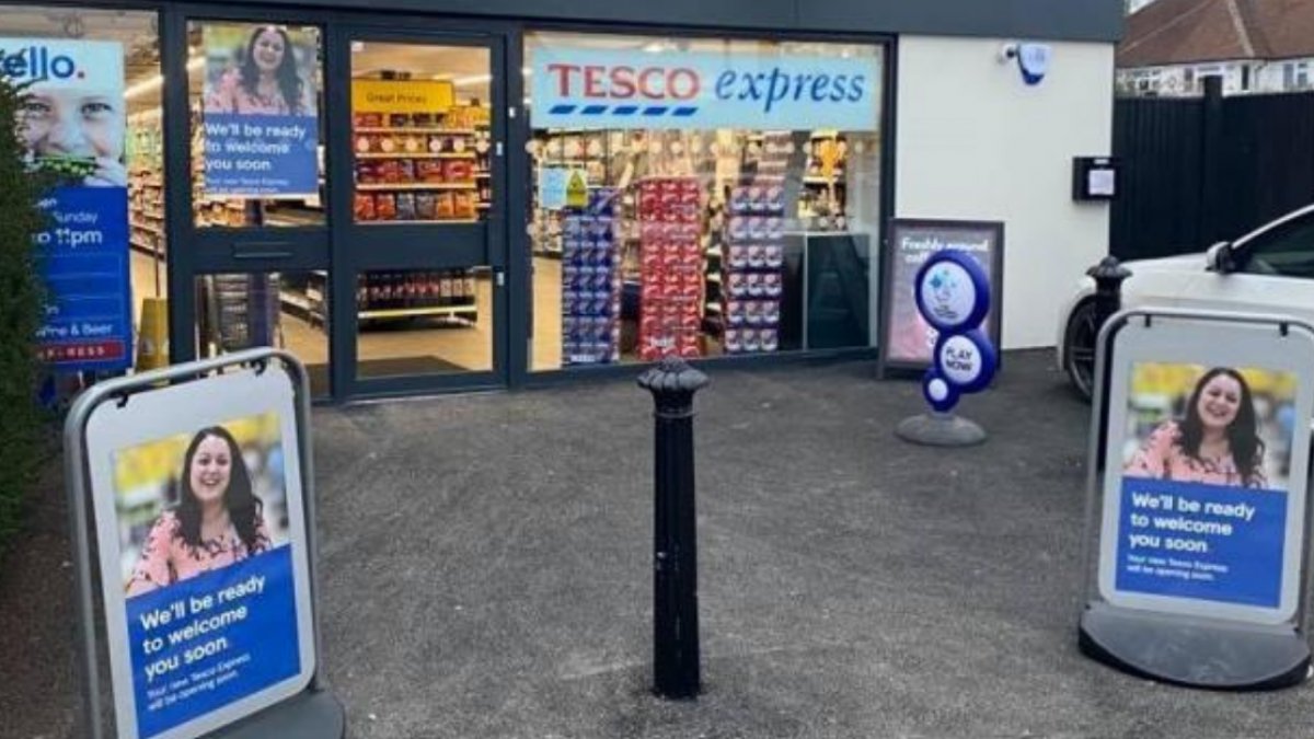 Tesco Express 计划于新的火车站Green Park Village开业