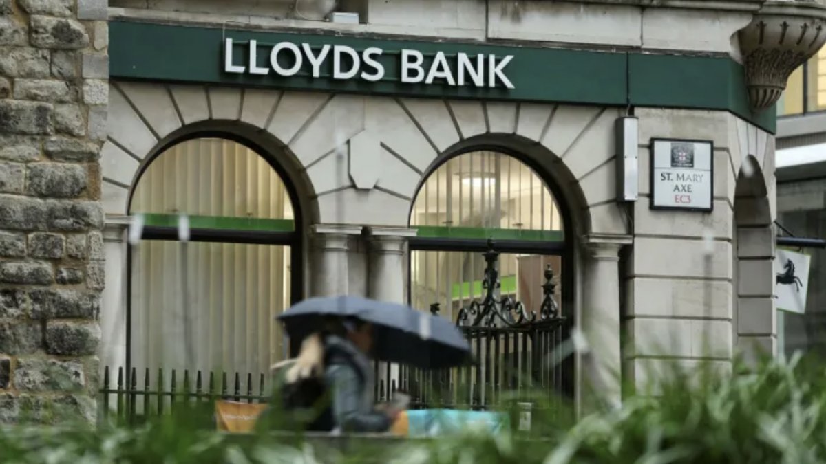 Lloyds plans big move into UK rental market with 50,000 homes
