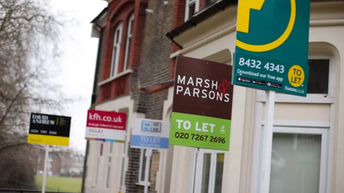 UK house prices rise at the fastest rate for 18 years