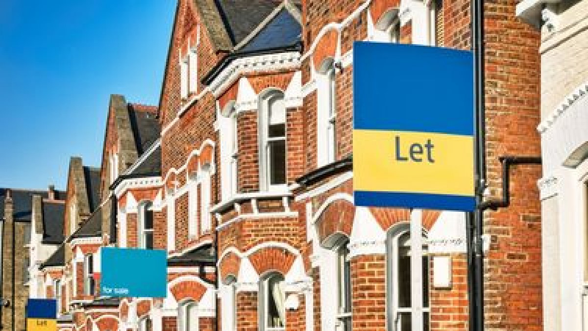 Fierce competition of 35 tenants competing for one rented property in Central London on average, despite rents soared by 20% in the first quarter