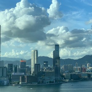 香港核心中的[核心],珍稀罕有地段; [璀璨煙花-維港海景]高需求, 高層2房; 投資自住佳宜 !